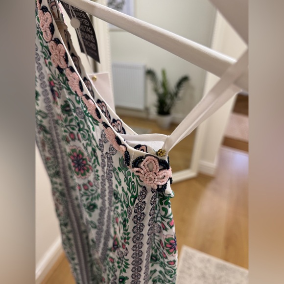 INCREDIBLY RARE Tory Burch NWT Garden Party 100% silk lined caftan, size medium - Picture 7 of 11